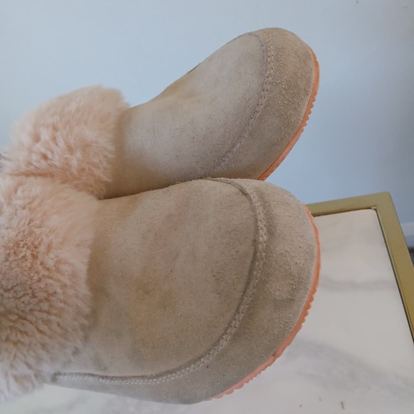 Sorel Beige Suede Boots with Faux Fur Trim Size 10. - Picture 7 of 8
